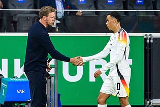 Tom Weller/dpa | Bundestrainer Nagelsmann bedauert die Verletzung von Jamal Musiala sehr. 