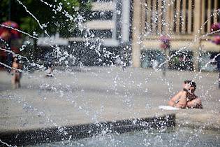 Bernd Thissen/dpa | In vielen Regionen im Westen - wie hier in Dortmund - warnt der Deutsche Wetterdienst sogar vor extremer Hitze.
