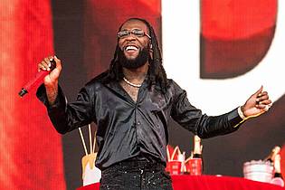 Amy Harris/Invision/AP/dpa | Mit «No Sign of Weakness» bringt Burna Boy sein achtes Studioalbum heraus.