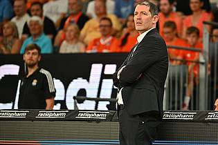 Jan-Philipp Strobel/dpa | Unzufrieden mit der Leistung seines Teams: Ulms Trainer Ty Harrelson.