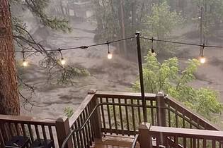 Kaitlyn Carpenter/via AP/dpa | Auch in Ruidoso werden Menschen vermisst. 