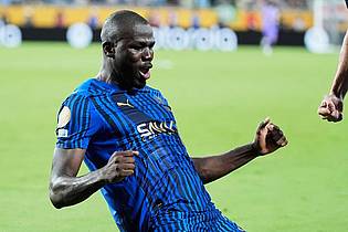John Raoux/AP/dpa | Kalidou Koulibaly jubelt nach seinem Tor zum 3:2 für Al Hilal in der Verlängerung.