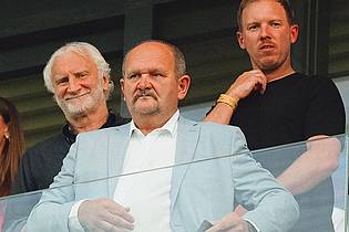 Robert Nemeti/dpa | Beim EM-Finale der deutschen U21-Junioren waren Bundestrainer Julian Nagelsmann (r) und DFB-Sportdirektor Rudi Völler (l) vor Ort in der Slowakei.
