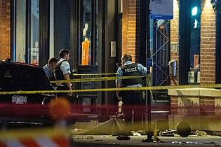 Tyler Pasciak LaRiviere/Chicago Sun-Times/AP/dpa | Vor einem Nachtclub in Chicago sind tödliche Schüsse gefallen. 