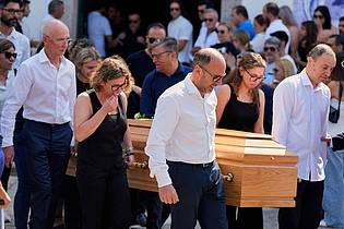 Manu Fernandez/AP/dpa | Die Brüder wurden in ihrem Heimatort Gondomar beigesetzt. (Archivfoto)