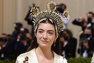 Evan Agostini/Invision via AP/dpa | Lorde gilt nicht nur als Ausnahmekünstlerin, sondern auch als Fashion-Ikone. (Archivfoto) 
