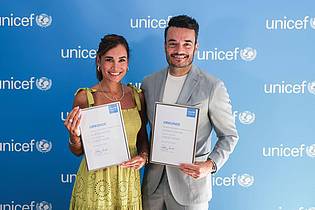 Oliver Berg/dpa | Jana Ina und  Giovanni Zarrella wollen sich als Unicef-Paten für Kinder einsetzen.