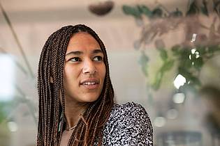 Hannes P. Albert/dpa | An diesem Samstag wird Marie Mouroum beim Mixed-Martial-Arts-Event «Oktagon 73» für den Streaminganbieter RTL+ im Einsatz sein, allerdings als Backstage-Reporterin. 