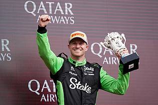 Bradley Collyer/PA Wire/dpa | Für seinen ersten Podiumsplatz in der Formel 1 bekam Nico Hülkenberg einen Pokal aus Lego-Bausteinen.