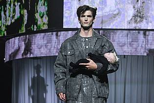 Jens Kalaene/dpa | Zwangsadoption von Babys in der DDR ist eines der Themen in Kilian Kerners Show "DDR. Die gestohlenen Kinder".