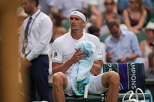 Kin Cheung/AP/dpa | Alexander Zverev sucht nach Antworten.