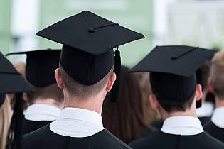 Silas Stein/dpa | Die höchste Bachelorabschlussquote gibt es nach acht Semestern bei den Rechts-, Wirtschafts- und Sozialwissenschaften, die niedrigste bei den Geisteswissenschaften. (Archivbild)