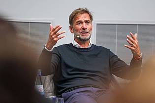 Jan Woitas/dpa | Jürgen Klopp spricht über seine damalige Entscheidung pro Liverpool.