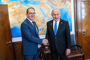 Jens Oellermann/BMI/dpa | Bundesinnenminister Alexander Dobrindt (CSU) traf am Wochenende in Israel Ministerpräsident Benjamin Netanjahu sowie weitere Kabinettsmitglieder. (Handout)