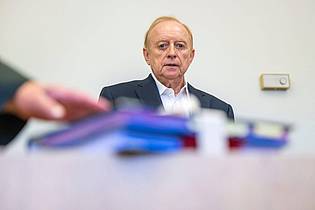 Peter Kneffel/dpa | Schuhbecks Firmen schulden Gläubigern nach Angaben des Insolvenzverwalters 27 Millionen Euro. 