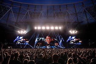 -/Phantom Music Management Ltd/dpa | Auf der «Run For Your Lives»-Tournee spielen Iron Maiden nur Songs von den ersten neun Alben. Die Band kommt für sechs Open-Air-Konzert nach Deutschland.