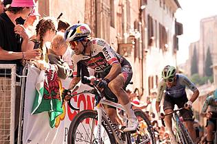 Massimo Paolone/undefined/LaPresse/AP/dpa | Red-Bull-Kapitän Primoz Roglic