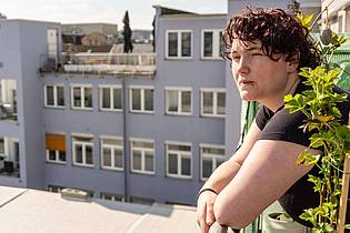 Markus Belde/ZDF/dpa | Genoveva muss auf jeden Cent achten.