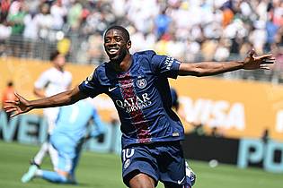 Sven Hoppe/dpa | Der ehemalige Dortmunder Ousmane Dembélé bejubelt sein Tor zum 2:0.