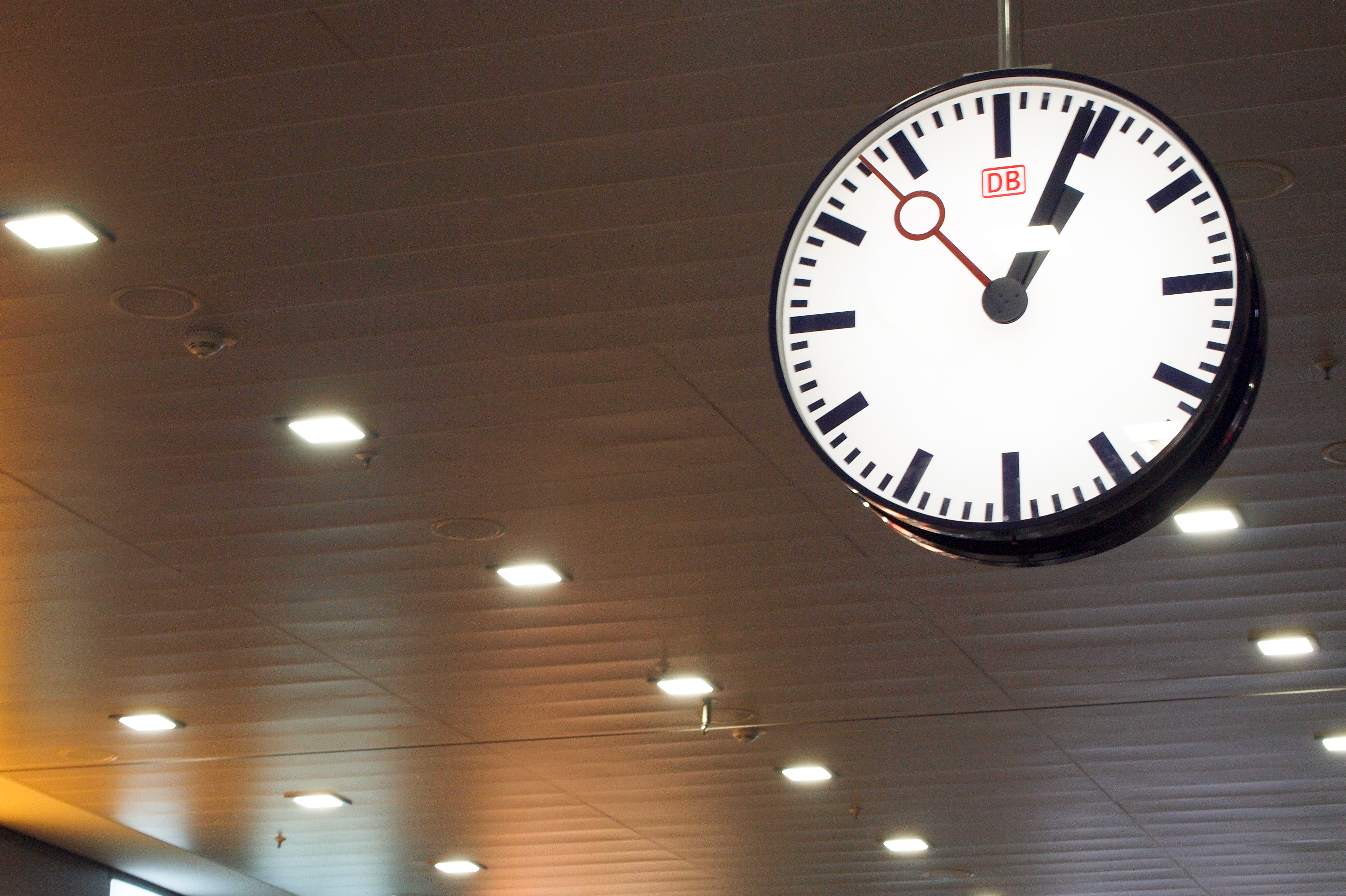Symbol_DB_Bahnhof_Zug-040233