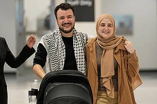 Seth Wenig/AP/dpa | Nach seiner Freilassung aus der Abschiebehaft will Chalil nun die US-Regierung zur Verantwortung ziehen. (Archivbild)