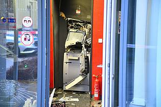 René Priebe/dpa | Durch den Einsatz von Sprengstoff werden auch Menschen gefährdet, die sich in der Nähe aufhalten. (Archivbild)