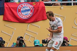 Lynne Sladky/AP/dpa | Harry Kane jubelt nach seinem ersten Tor.
