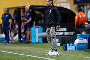 Sven Hoppe/dpa | Im klimatisierten Hallenstadion von Atlanta konnte Dortmunds Trainer Niko Kovac sogar mit Jacke am Spielfeldrand stehen. 