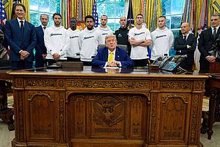 Alex Brandon/AP/dpa | Zu Gast im Oval Office bei US-Präsident Donald Trump: WM-Teilnehmer Juventus Turin.