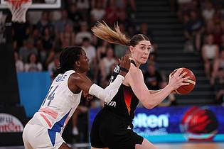 Christian Charisius/dpa | Luisa Geiselsöder und die deutschen Basketballerinnen stehen im EM-Viertelfinale.