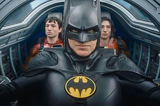 --/RTL/TM DC © 2022 WBEI/dpa | Barry Allen alias Flash (Ezra Miller) landet in der falschen Zeit.
