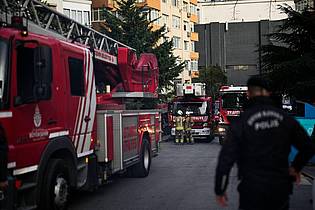 Khalil Hamra/AP/dpa | Bei dem Wohnungsbrand in Ankara ist auch ein Säugling gestorben. (Symbolbild)