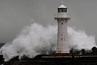 Dean Lewins/AAP/dpa | Der «Bomben-Zyklon» hat an der Ostküste Australiens Chaos ausgelöst.