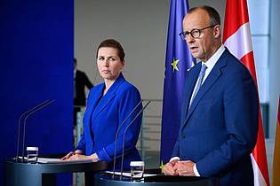 Bernd von Jutrczenka/dpa | Dänemarks Ministerpräsidentin Mette Frederiksen, hier jüngst nach einem Gespräch mit Kanzler Merz. (Archivbild)