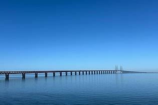 Steffen Trumpf/dpa | Die Öresundverbindung erstreckt sich über fast 16 Kilometer Länge.