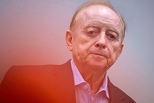 Peter Kneffel/dpa | Laut Staatsanwaltschaft waren Schuhbecks Firmen schon lange vor der Insolvenzbeantragung zahlungsunfähig. 