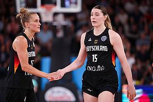 Christian Charisius/dpa | Das WNBA-Duo Leonie Fiebich und Luisa Geiselsöder (r) hat Deutschland bei der EM auf Platz fünf geführt.