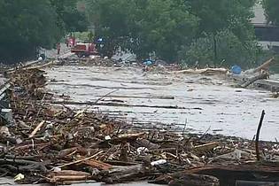 -/KSAT/AP/dpa | Die Polizeibehörde sprach von einem «katastrophalen Hochwasser».