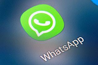 Fabian Sommer/dpa | WhatsApp gehört seit 2014 zum Facebook-Konzern. (Archivbild)