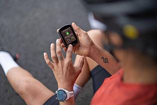 Garmin/dpa-tmn | Deutlich kleiner und stromsparender als Smartphones: Fahrrad-Navis sind für ihren Einsatz optimiert.
