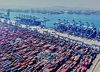 Uncredited/CHINATOPIX/AP/dpa | Trotz des Handelskonflikts mit den USA ist Chinas Wirtschaft im zweiten Quartal deutlich gewachsen. Doch viele Probleme bleiben ungelöst. (Archivbild) 