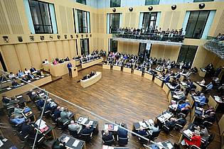 Bernd von Jutrczenka/dpa | Die Verlängerung der Mietpreisbremse ist nur einer von mehreren Entwürfen des Bundestages, mit denen sich der Bundesrat in seiner letzten regulären Sitzung vor der Sommerpause befasst.