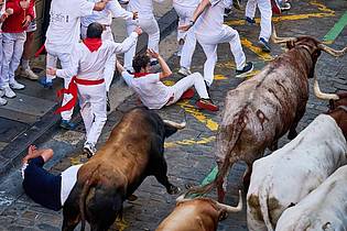 Miguel Oses/AP/dpa | Die «Sanfermines» sind dem Stadtheiligen San Fermín gewidmet.