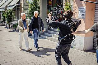BR/NEUESUPER GmbH/dpa | Die Schauspieler verabschieden sich gemeinsam, ihre Rollen gehen zusammen in Pension. 