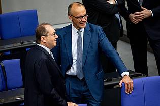Fabian Sommer/dpa | Für Bundesinnenminister Alexander Dobrindt (CSU) ist die Aussetzung des Familiennachzugs ein wichtiger Baustein der neuen Migrationspolitik. (Archivfoto)