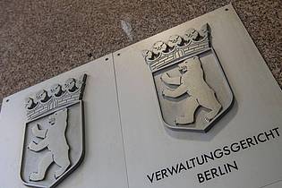 Paul Zinken/dpa | Das Verwaltungsgericht Berlin hat im Eilverfahren über die Klage einer Afghanin entschieden. (Archivbild) 