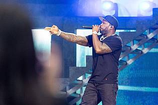 Michael Matthey/dpa | 50 Cent, der mit bürgerlichem Namen Curtis Jackson heißt, gilt als einer der erfolgreichsten Rapper der Welt und spielte auch schon in mehreren Filmen mit.