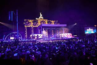 Joerg Carstensen/dpa | Silvester 2024 am Brandenburger Tor. (Archivbild)
