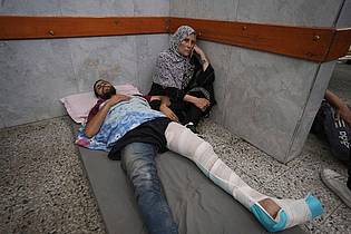 Jehad Alshrafi/AP/dpa | Bei israelischen Angriffen im Gazastreifen werden noch immer täglich Menschen getötet und verletzt.  