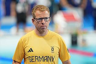 Michael Kappeler/dpa | Bundestrainer Bernd Berkhahn hat den Zeitpunkt der ersten Renn-Verschiebung kritisiert.